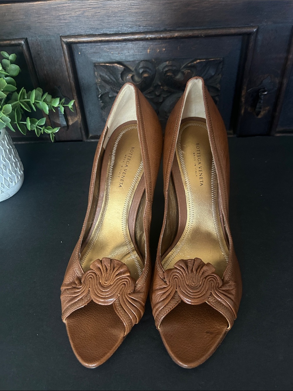 Bottega Veneta Brown Leather Peep-Toe Heels with Knot Detail - Picture 3 of 15